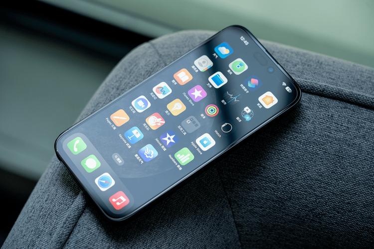 iPhone降价2000引爆抢购潮：是捡漏还是韭菜？