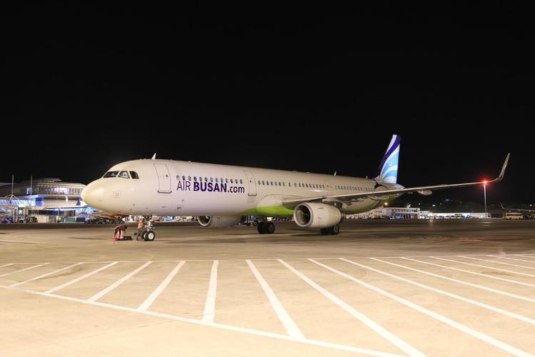 该航线由韩国釜山航空以自营模式运营.每周三,四,六,日固