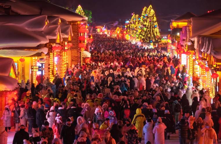 2026年元旦假期,神州大地的文旅消费市场率先奏响新年强音